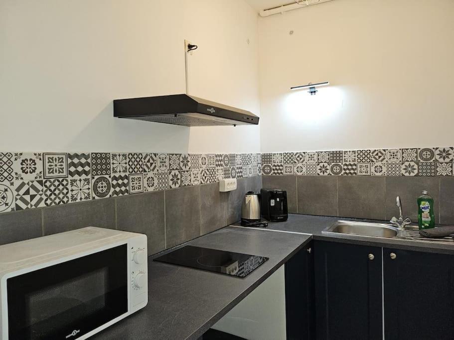 1-Centre-Ville Studio 25M2 Box A Bagages Gratuits Carcassonne Exterior photo
