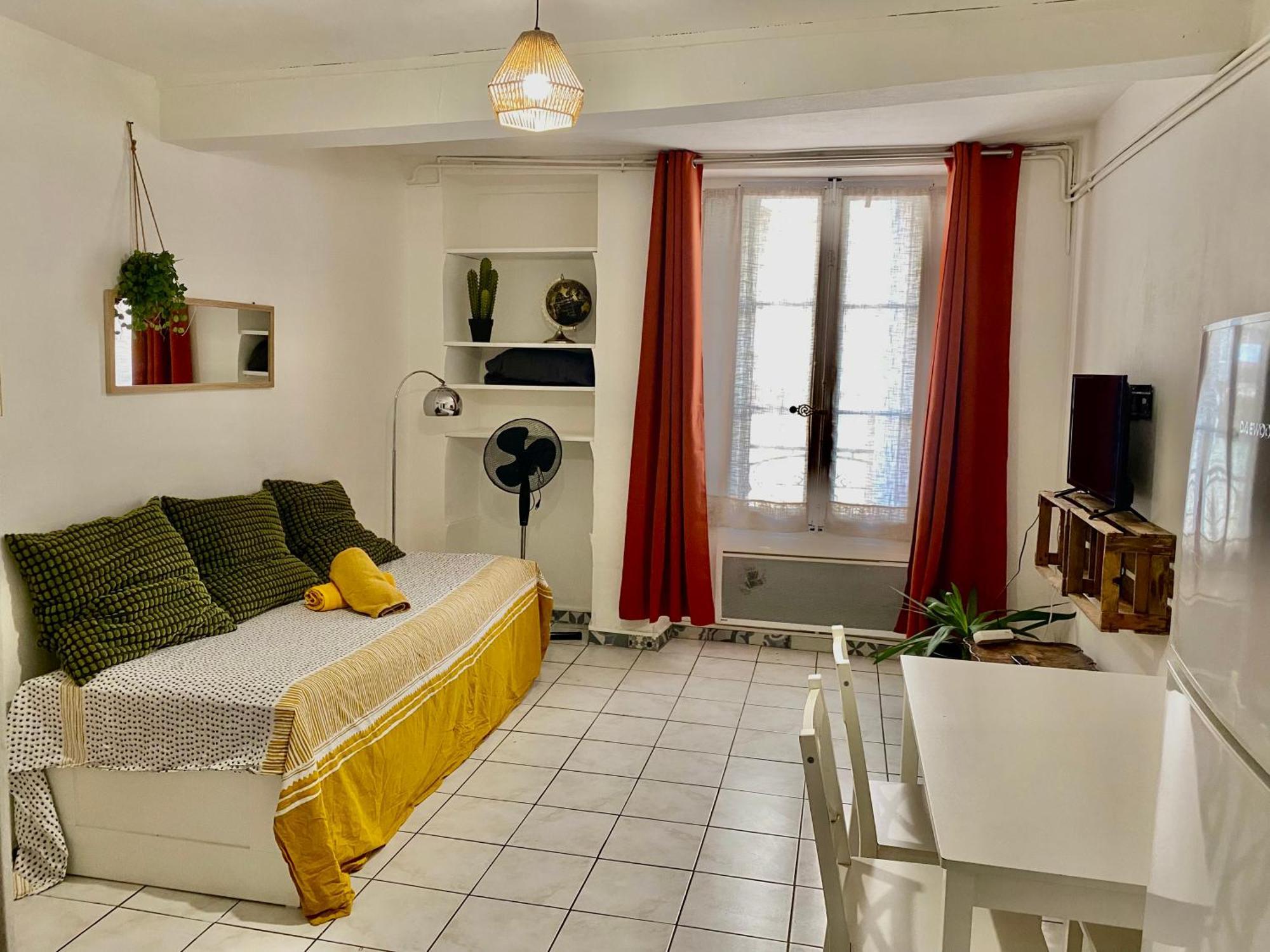 1-Centre-Ville Studio 25M2 Box A Bagages Gratuits Carcassonne Exterior photo